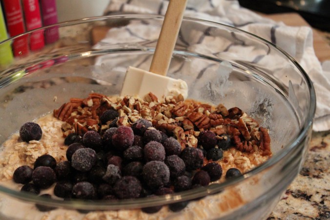 Blueberry Pecan Overnight Oats - These bad boys were the perfect breakfast for our camping trip! | thebahamallama.wordpress.com