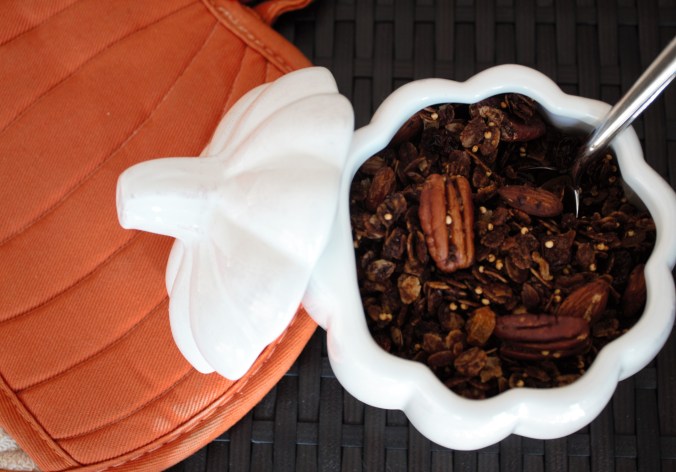 Gingerbread Granola | www.thebahamallama.wordpress.com