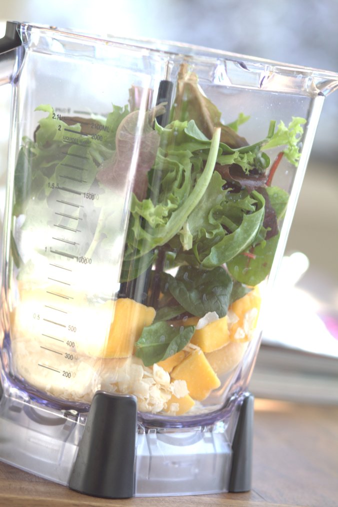 Mango Coconut Green Smoothie | www.thebahamallama.com