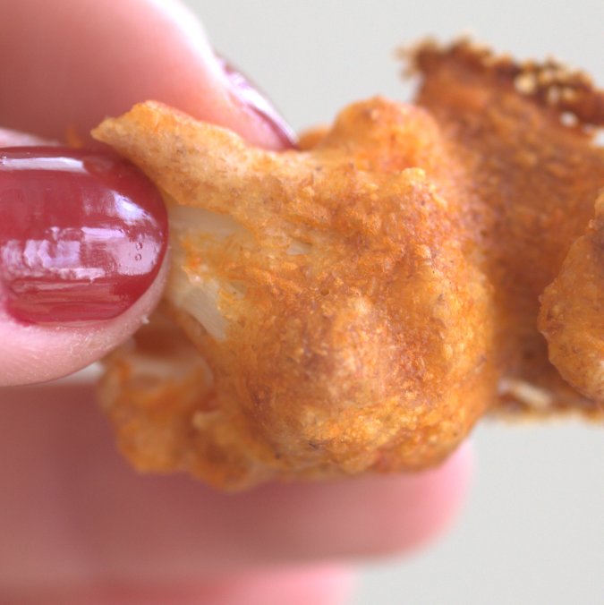 Buffalo Cauliflower Bites | www.thebahamallama.com