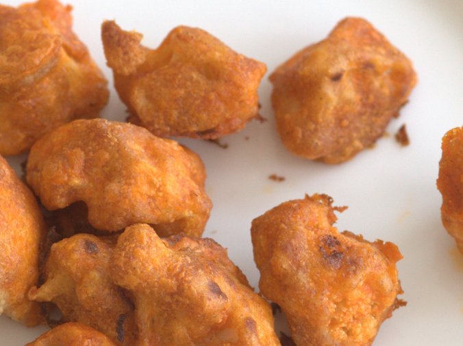 Buffalo Cauliflower Bites | www.thebahamallama.com
