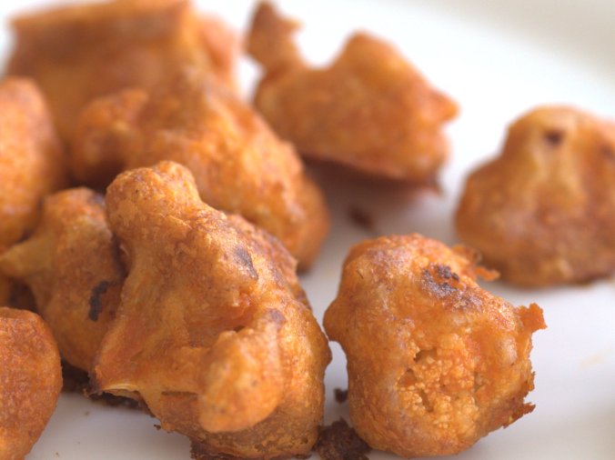 Buffalo Cauliflower Bites | www.thebahamallama.com