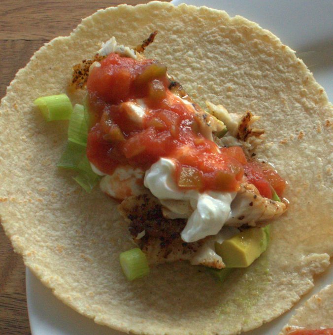 Easy Sunday Night Fish Tacos | www.thebahamallama.com