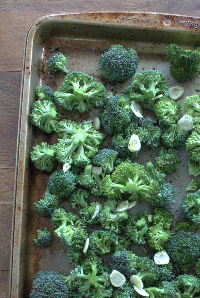 Lemon-Garlic Roasted Broccoli | www.thebahamallama.com