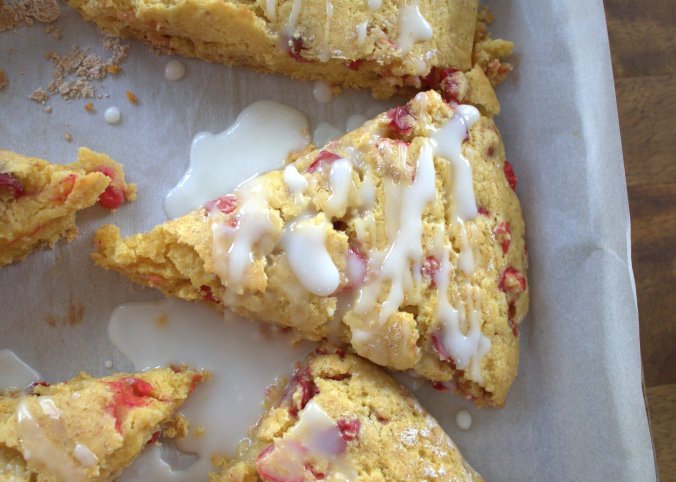 Lemon Cranberry Scones with Lemon Glaze | www.thebahamallama.com
