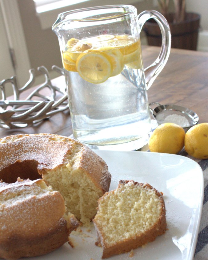 Lemon Italian Cream Cake | www.thebahamallama.com