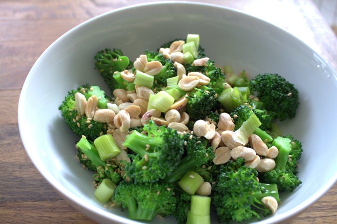 Broccoli with Peanut Sauce | www.thebahamallama.com