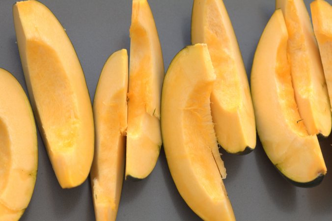 Kale Salad with Chili Roasted Acorn Squash | www.thebahamallama.com