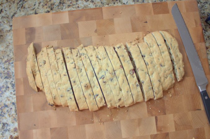 Cranberry Pistachio Biscotti | www.thebahamallama.com