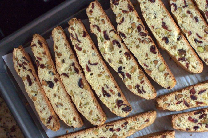 Cranberry Pistachio Biscotti | www.thebahamallama.com